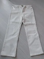 32サイズ Believe クリーム色 デニム ズボン 新品