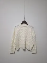 アイボリー色クロシェニットセーター