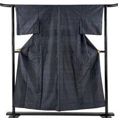 【美品】 紬 身丈152.5cm 裄丈62cm S 単衣 格子 黒 正絹 秀品 【中古】のサムネイル