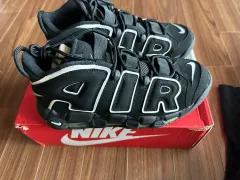(280) ナイキ エア モア アップテンポ ブラック280