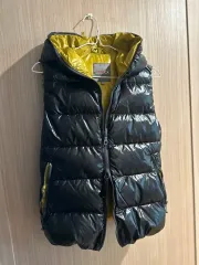 デュベティカ ブラック 光沢 ダウンベスト