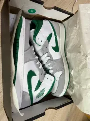 NIKE エア ジョーダン 1 ミッド SE グレー グリーン (サイズ: 265) 新品