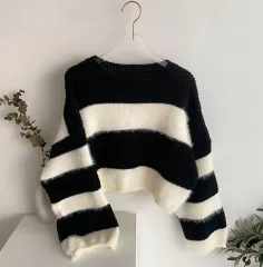 (新品)ボーダー柄 クロップド ファー ニット