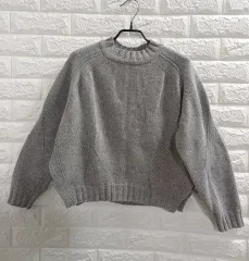 グレー サイドスリットニット