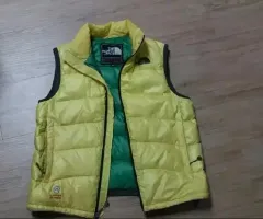 THE NORTH FACE ザノースフェイス 軽量 ダウン ベスト イェロー(80)小学低学年