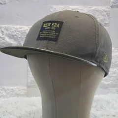 L5-5: NEW ERA 9FIFTY オリーブ パッチ スナップバック (約 56-59cm)