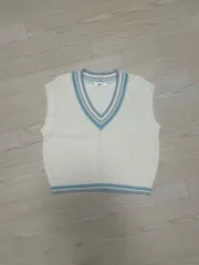 LAP リップ 白 Vネック ベスト