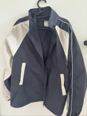 バイカラー ウィンドブレーカー