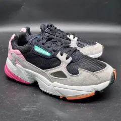 アディダス ファルコン レディーススニーカー 225