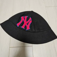 NEW YORKヤンキース ブラック バケットハット 帽子 53-55 サイズ