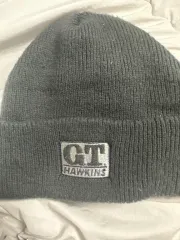 グレーのビーニー帽子