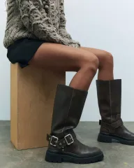 ZARA バックル ブーツ