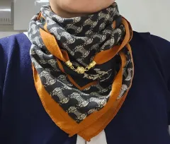 ブラック オレンジ マグネット スカーフ