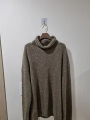 르917 オム ブラウン トーン タートルネック ニット セーター