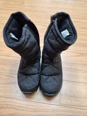 THE NORTH FACE ザノースフェイス キッズ ダウン ブーツ 210mm サイズです- カラーはブラックです