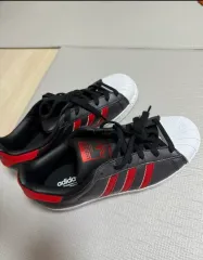 アディダス SUPERSTAR ブラック/レッド スニーカー