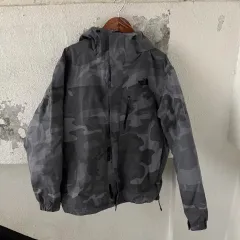 THE NORTH FACE ザノースフェイス グレー カモフラ 防風 ジャケット 日本製