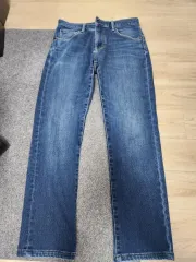 ユニクロ(UNIQLO)の冬のシグネチャーLINEであるメンズ HEATTECH(ヒ