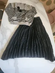 ボーダー柄 ニット + ブラック プリーツ スカート セット