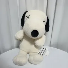 ピーナッツ SNOOPY 犬 キャラクター KAWS ぬいぐるみ グッズ 大型 UNIQLO カウズ