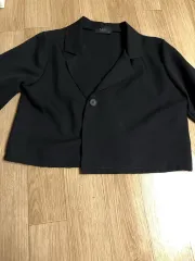 ブラック クロップド ジャケット