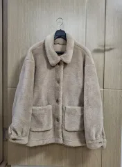 柔らかいフリース素材のファー ジャケット