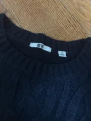 ユニクロ ケーブル編みニット ネイビー