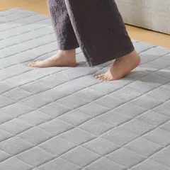 【数量限定】絨毯 ふわふわ肌触り 滑り止め付き もちもち ラグマット 洗える フランネル オールシーズン 185×185cm（約2畳） 抗菌防臭 キルトラグ 床暖房 カーペット ホットカーペット対応 ラグ 無地 クモリ(Kumori) ライトグレーのサムネイル