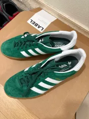 アディダス ガゼル インドア IG1596 275