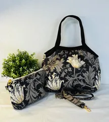 【裁縫ストア・ボヌール】大人かわいい　英国風　ウィリアムモリス　モダファブリック　アネモネ柄チャコール　トートバッグ　グラニーバッグ　ポーチ　ショルダーバッグ　サコッシュ　ショルダーストラップ付き ハンドメイド　A 再出品/ №500-805