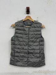 (S)UNIQLO ユニクロ レディース 軽量 ダウンベスト