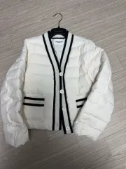 エッセンシャルズ アンドワープ 白 ダウン カーディガン