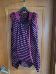 (新品) エンボス 厚手 ニット ベスト カーディガン (アシンメトリーRUN)