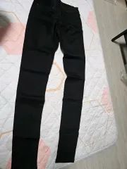 ユニクロ ウルトラストレッチ ブラック デニム スキニージーン ズボン