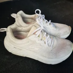 スケッチャーズ マックス クッション スニーカー 白