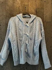 ケーブル編み フード付きニットジップアップ