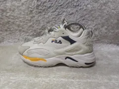 235 FILA フィラ レイ トレーサー スニーカー 中古 靴