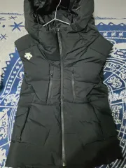 デサント ブラック ダウン ベスト フード