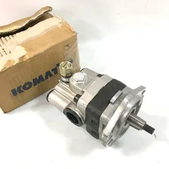 未使用 KOMATSU コマツ ポンプ 37B-1KB-5041 油圧ギヤポンプ フォークリフト 部品 現場 作業 工具 △ DW4046