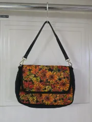フラワー パターン キルト ショルダーバッグ