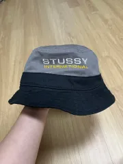 STU（STUSSY）バイカラー バケットハット