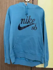 ナイキ sb フードTシャツ