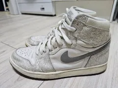 NIKE ナイキ エア ジョーダン 1 レトロ ハイ レーザー 9万で出品