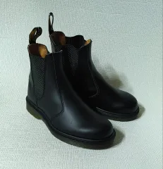 新品) DR. MARTENS ドクターマーチン 230 チェルシーブーツ 2976 ブラック スムース