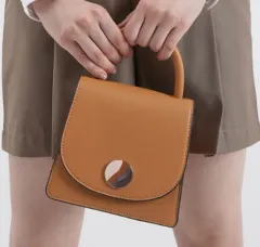 新品 CHARLES & KEITH チャールズアンドキース バッグ キャラメル ブラウン ミニ トートバッグ ショルダーバッグ クロスボディバッグ