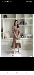 新品) 可愛らしいシャーリングフラワー ロング丈ワンピース 44-66