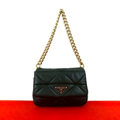 極 美品 PRADA プラダ 三角ロゴ プレート 金具 ナイロン 極 美品 PRADA プラダ 三角ロゴ プレート 金具 ナイロン