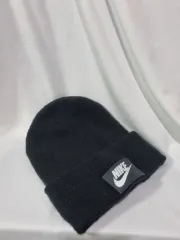 ナイキ ブラック ウール混 ビーニー 帽子