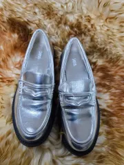ザラ ZARA シルバー ローファー シューズ