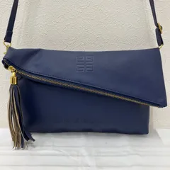792　GIVENCHY　ジバンシー　ショルダーバッグ　 斜めがけ　紐調節可能　ネイビー系　紺　 ロゴ型押し　レザー　タッセル　ノベルティ　 レディース